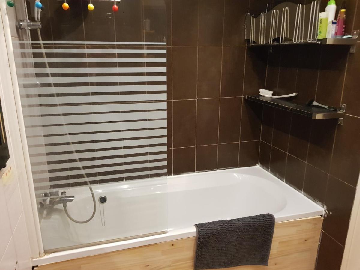 Grand Appartement Fonctionnel Et Calme Sur Lyon8 A 2 Pas Du Metro المظهر الخارجي الصورة